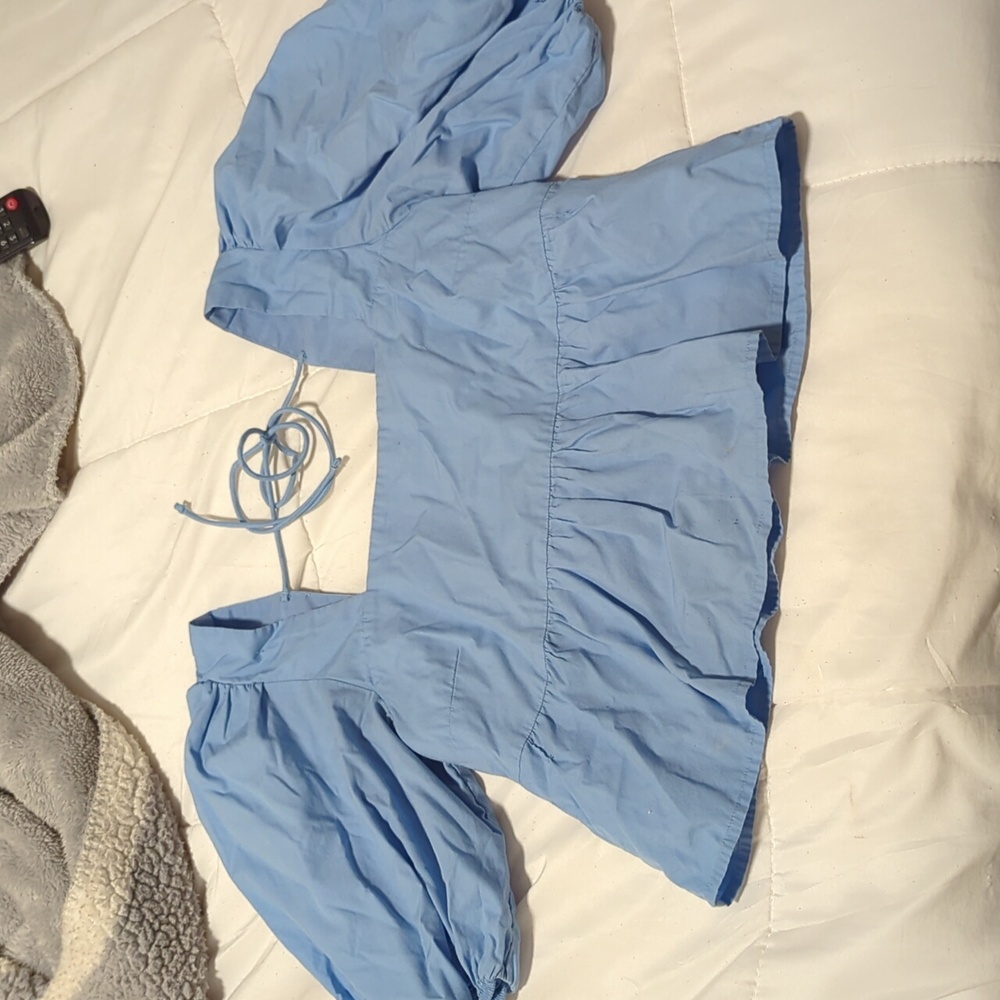 Bridgerton vibe puff sleeve crop top